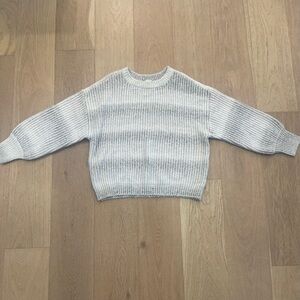 Universal Thread Gray and White Sweater Size Medium
